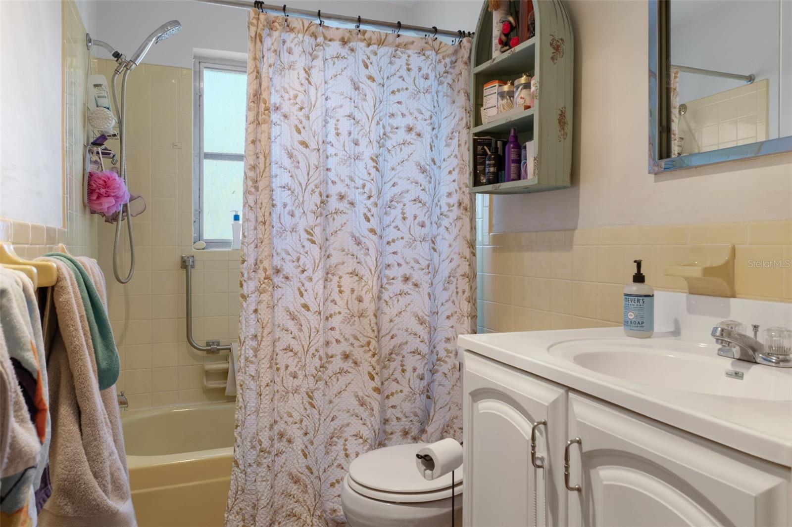 BEVERLY HILLS UNIT 05 - Residential