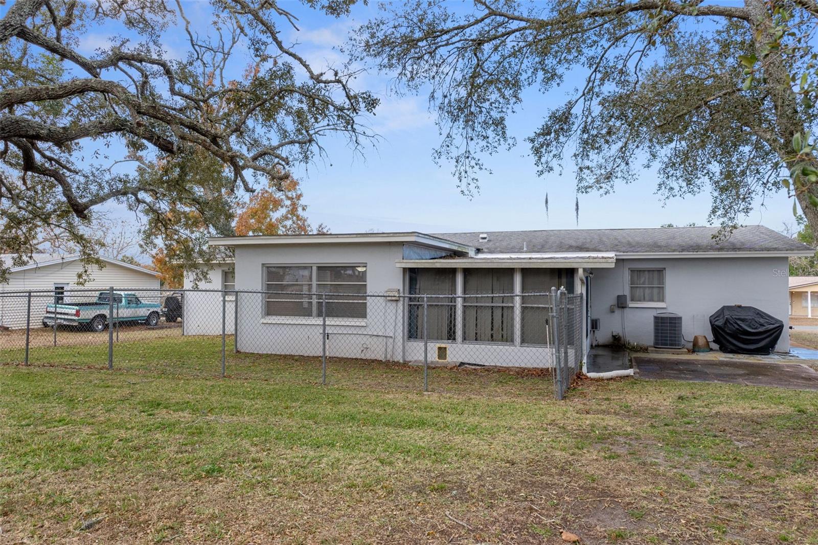 BEVERLY HILLS UNIT 05 - Residential