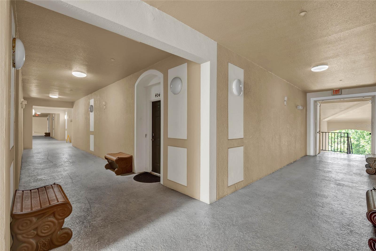 2813 ALMATON LOOP 404