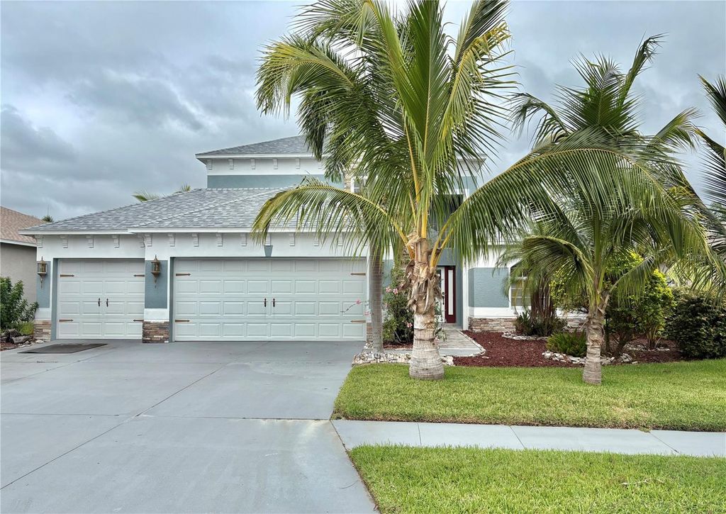 Photo of 6346 Bobby Jones Court, Palmetto, FL 34221 (MLS # TB8437045)
