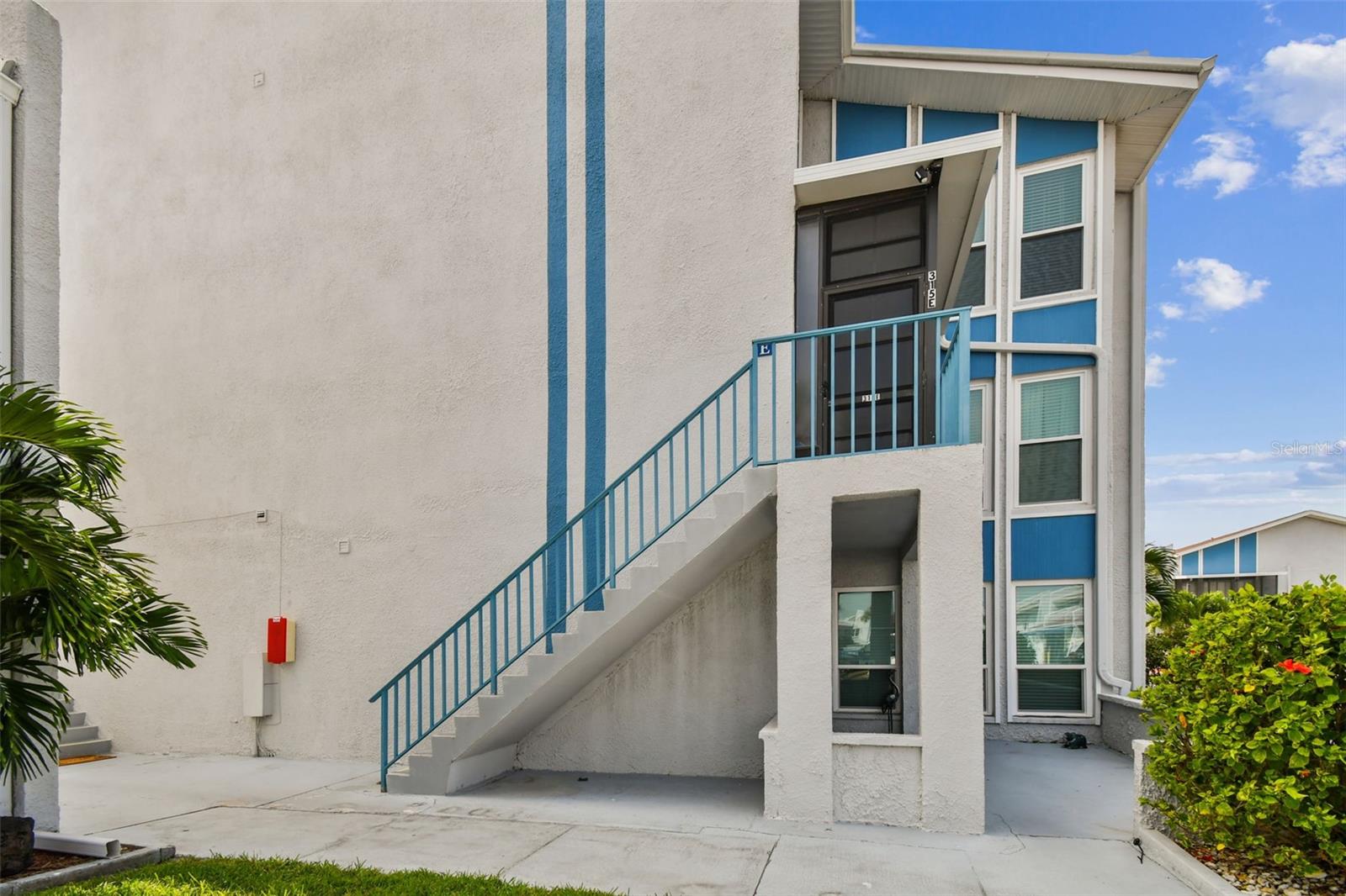 315 MEDALLION BOULEVARD E