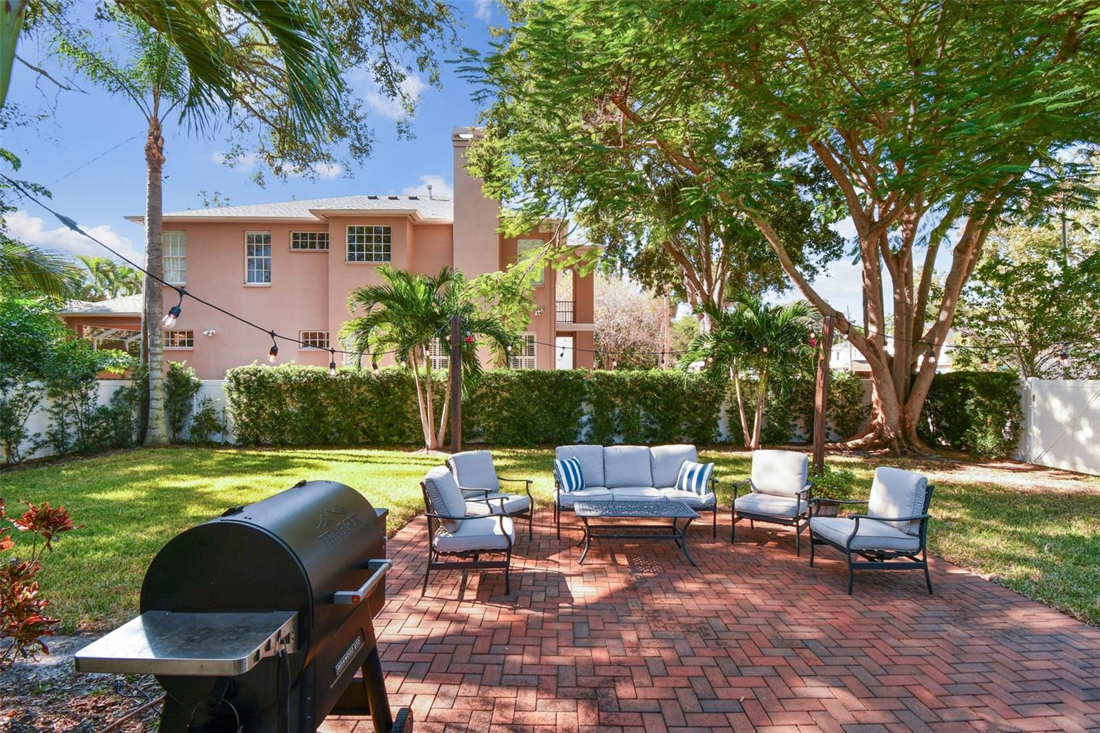 SUNSET PARK - Residential Lease