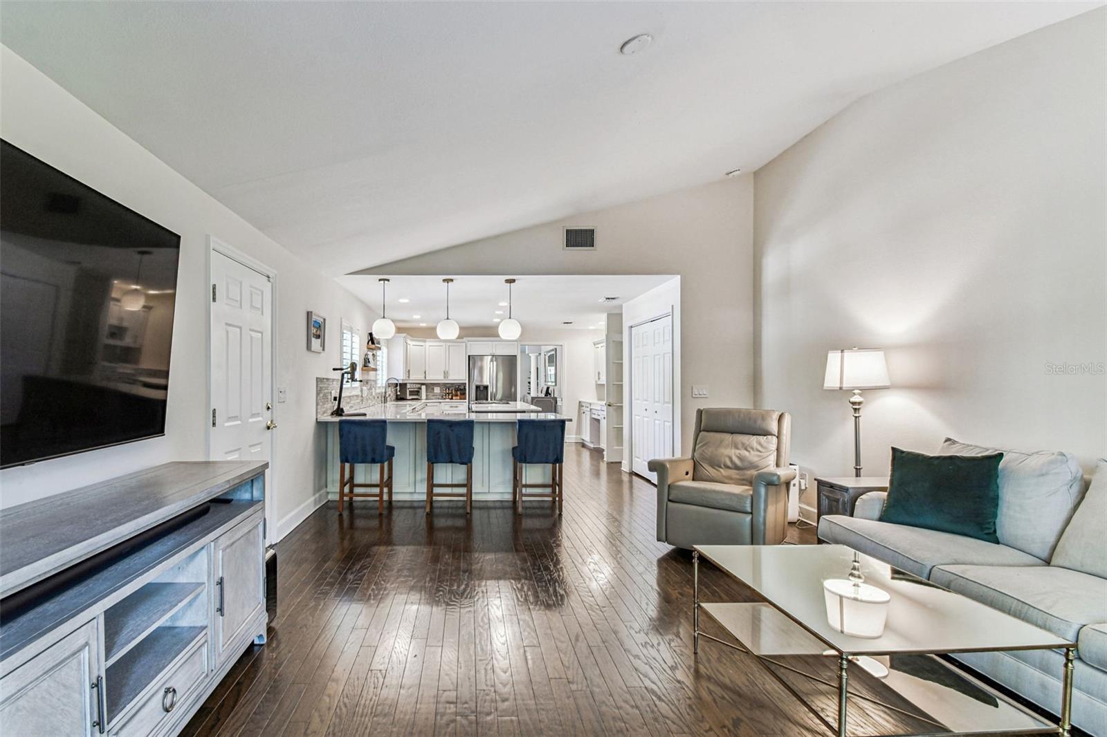 SUNSET PARK - Residential Lease