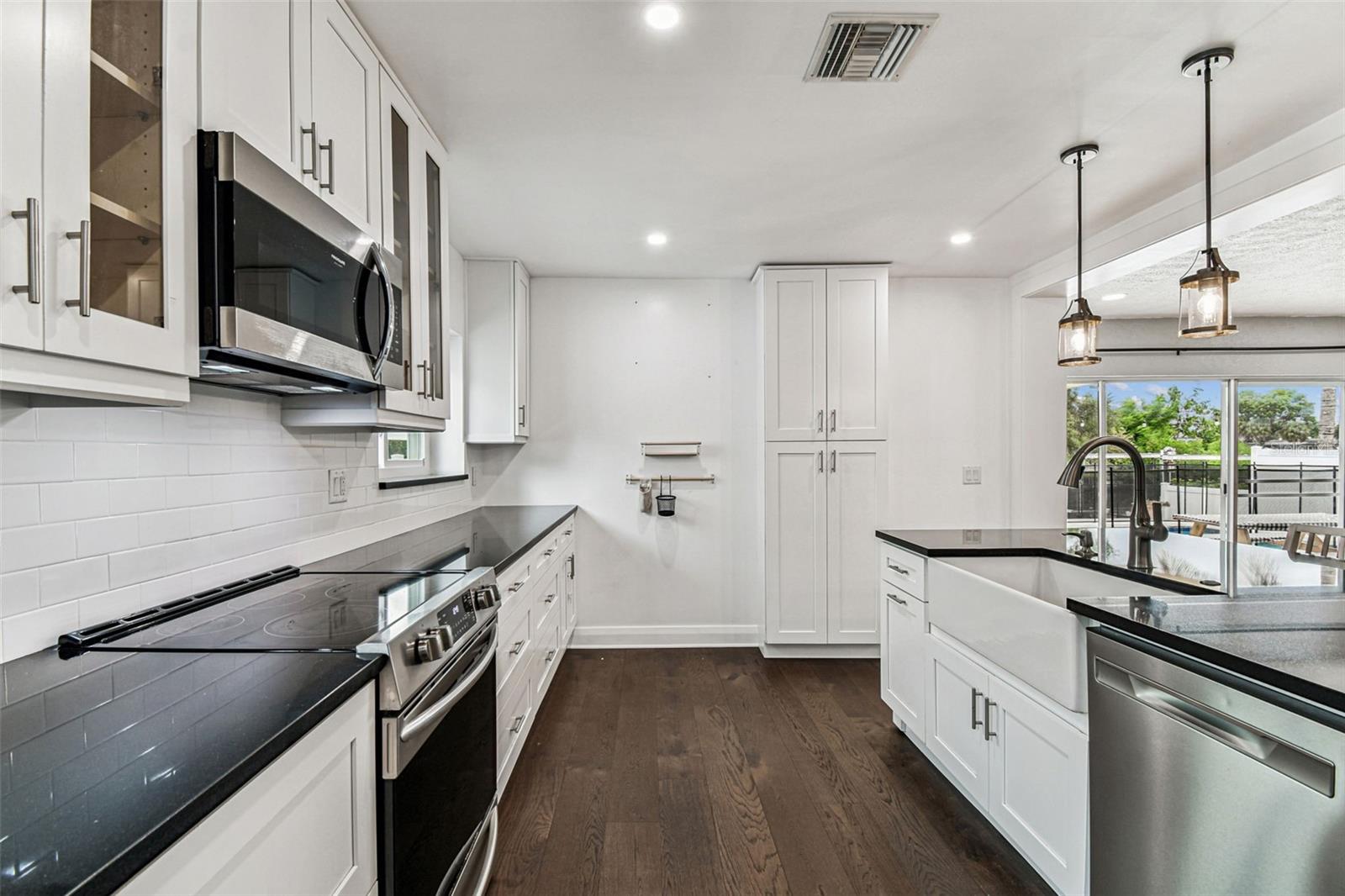 DAVIS ISLANDS PB10 PG52 TO 57 - Residential