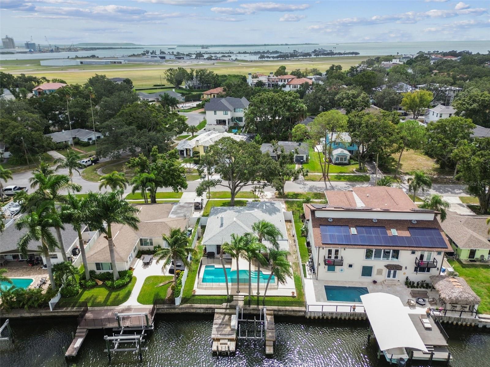 DAVIS ISLANDS PB10 PG52 TO 57 - Residential