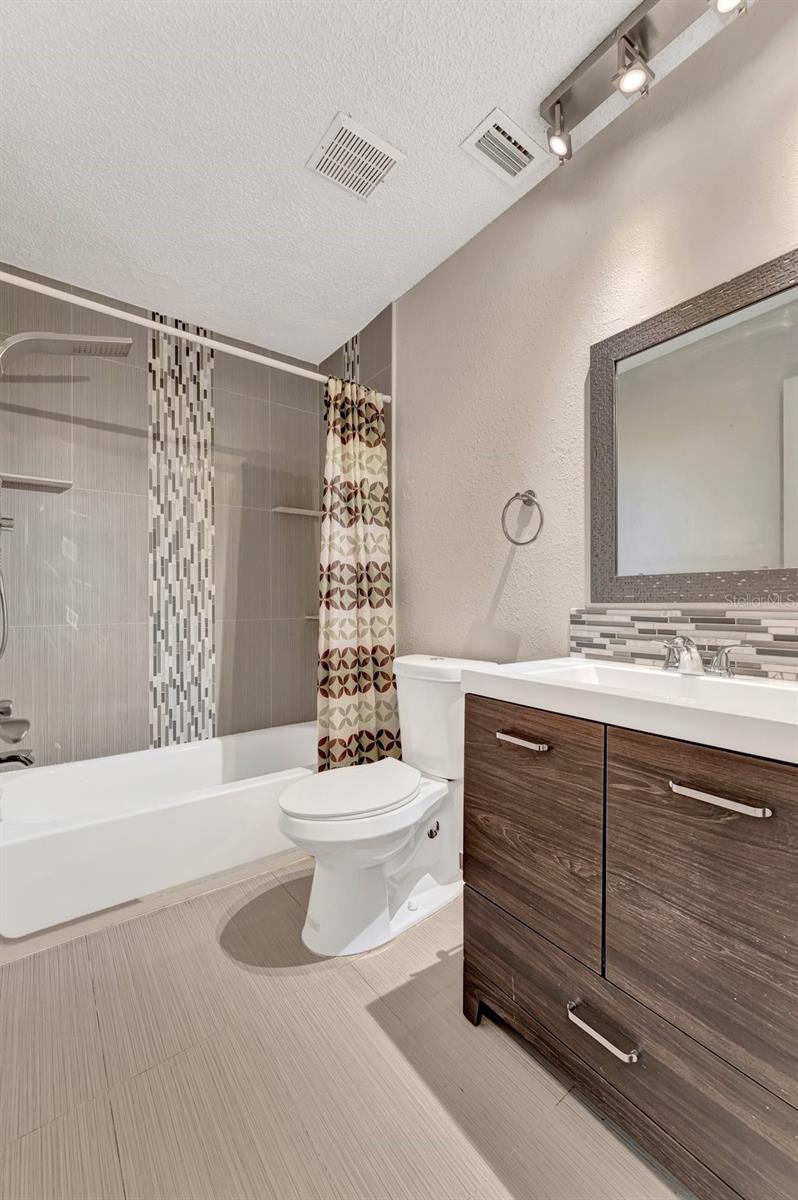 PORTOFINO AT LARGO CONDO - Residential Lease