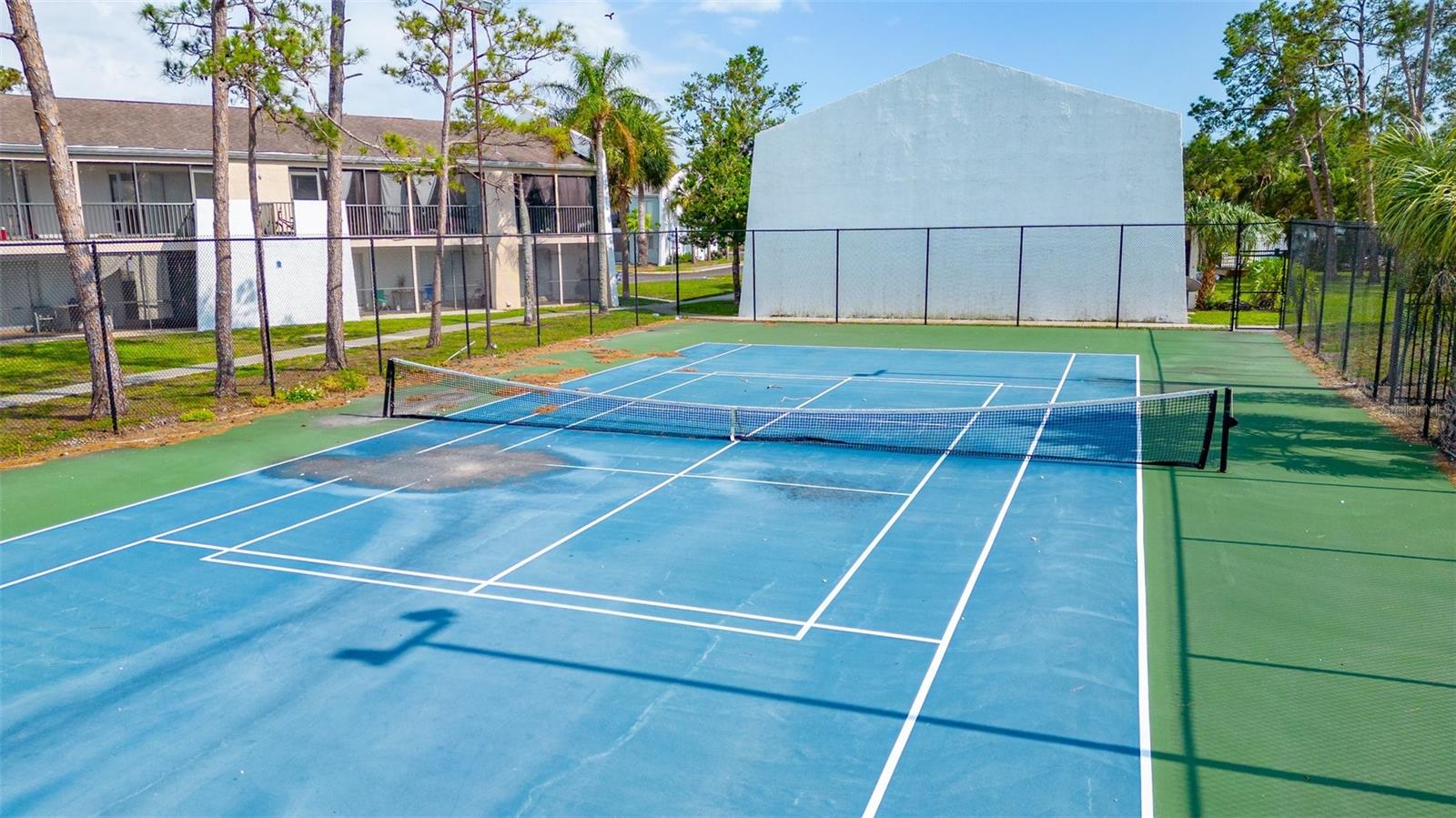 PORTOFINO AT LARGO CONDO - Residential Lease