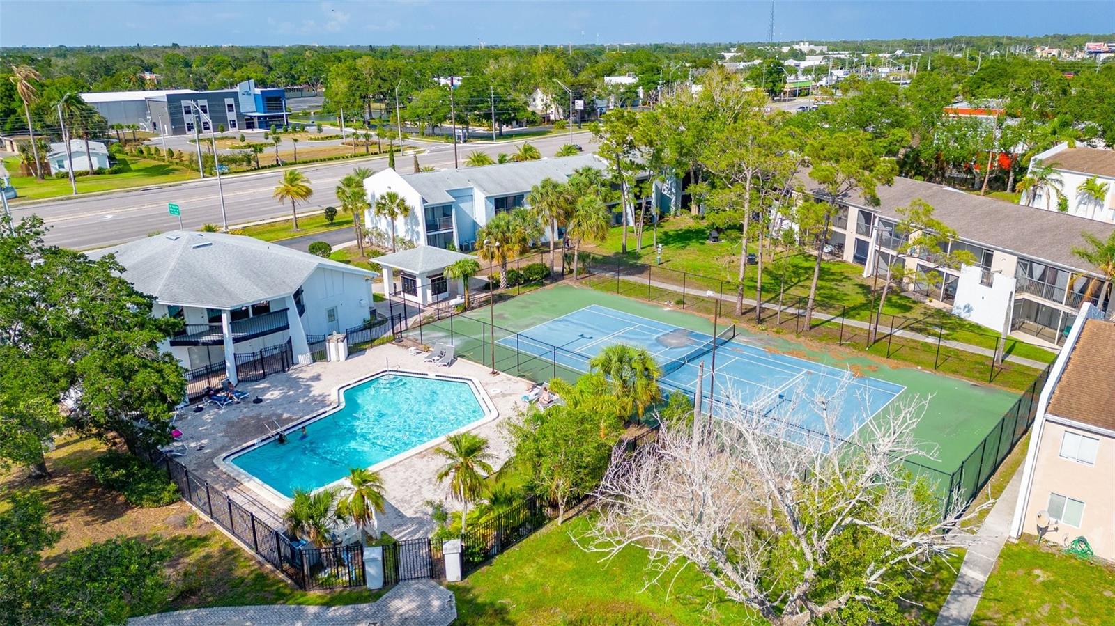 PORTOFINO AT LARGO CONDO - Residential Lease