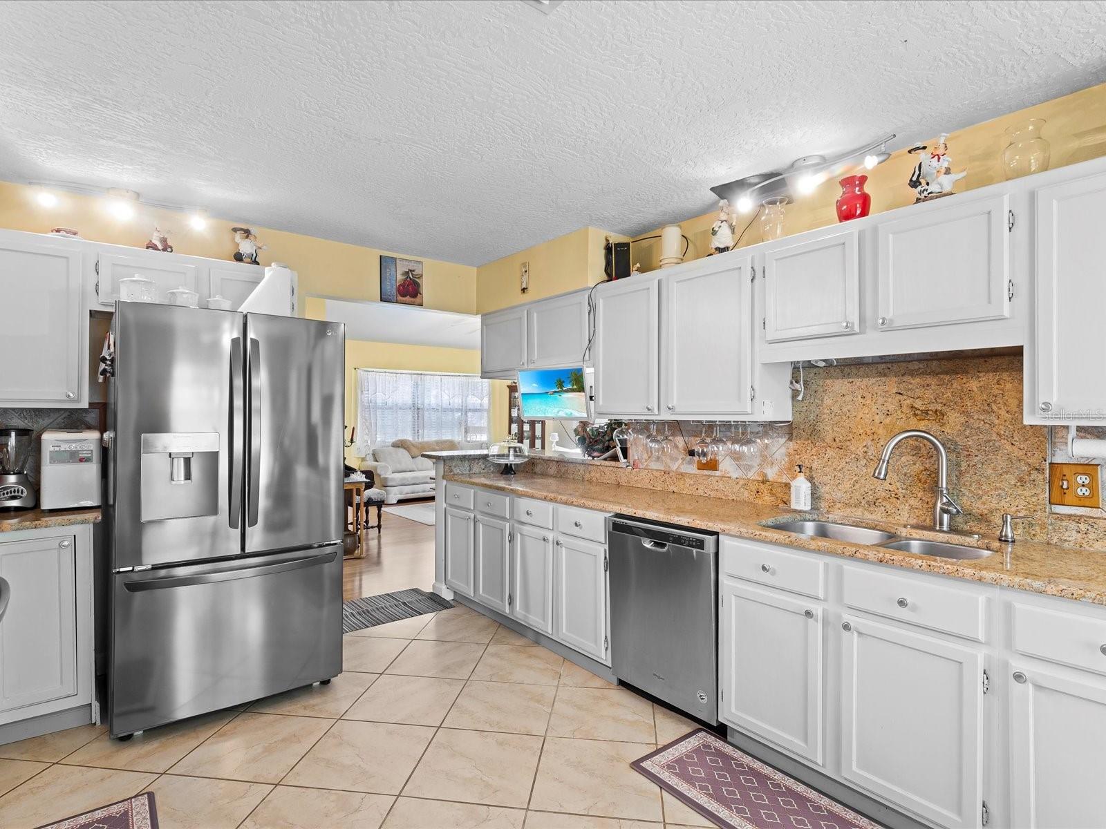 851 JUNIPER CIRCLE
