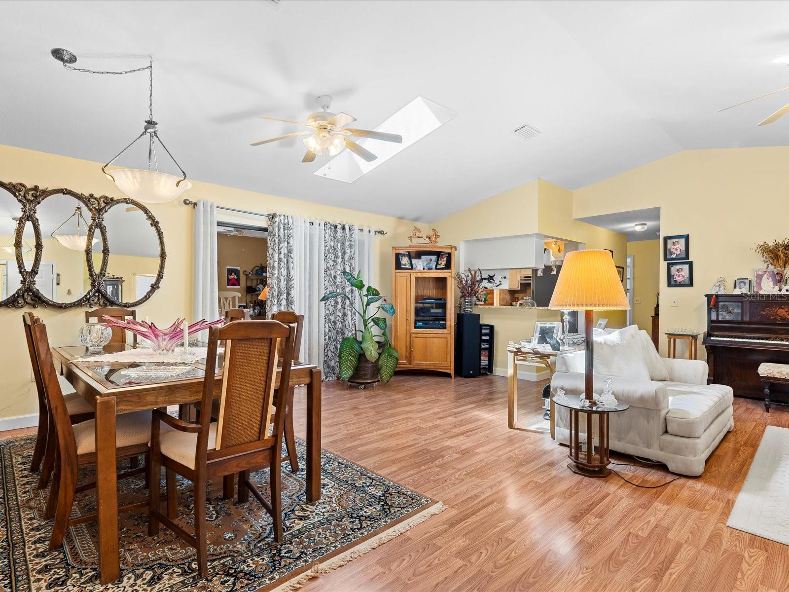 851 JUNIPER CIRCLE