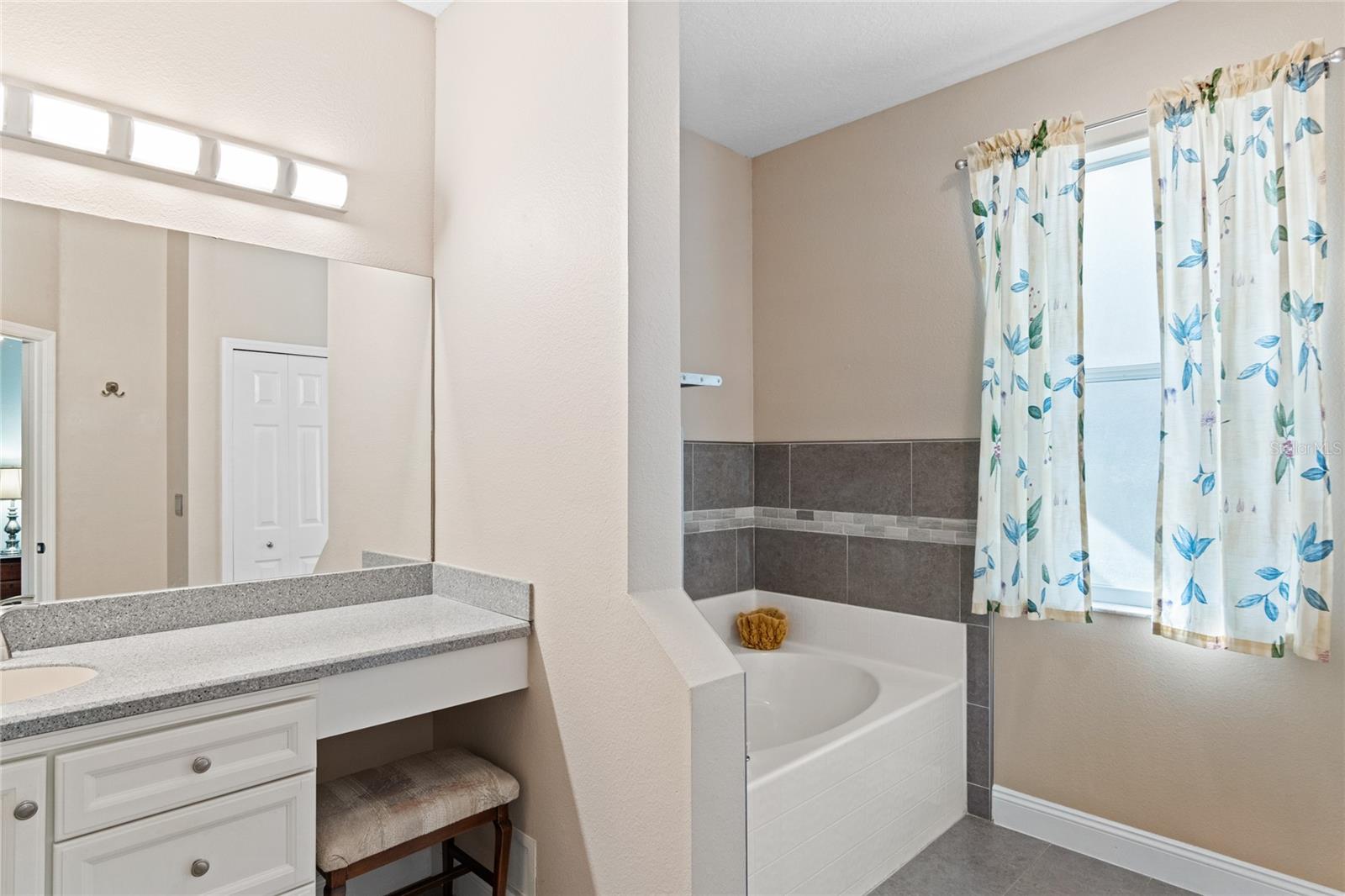 HAMILTON WEST PHASE ONE - Residential