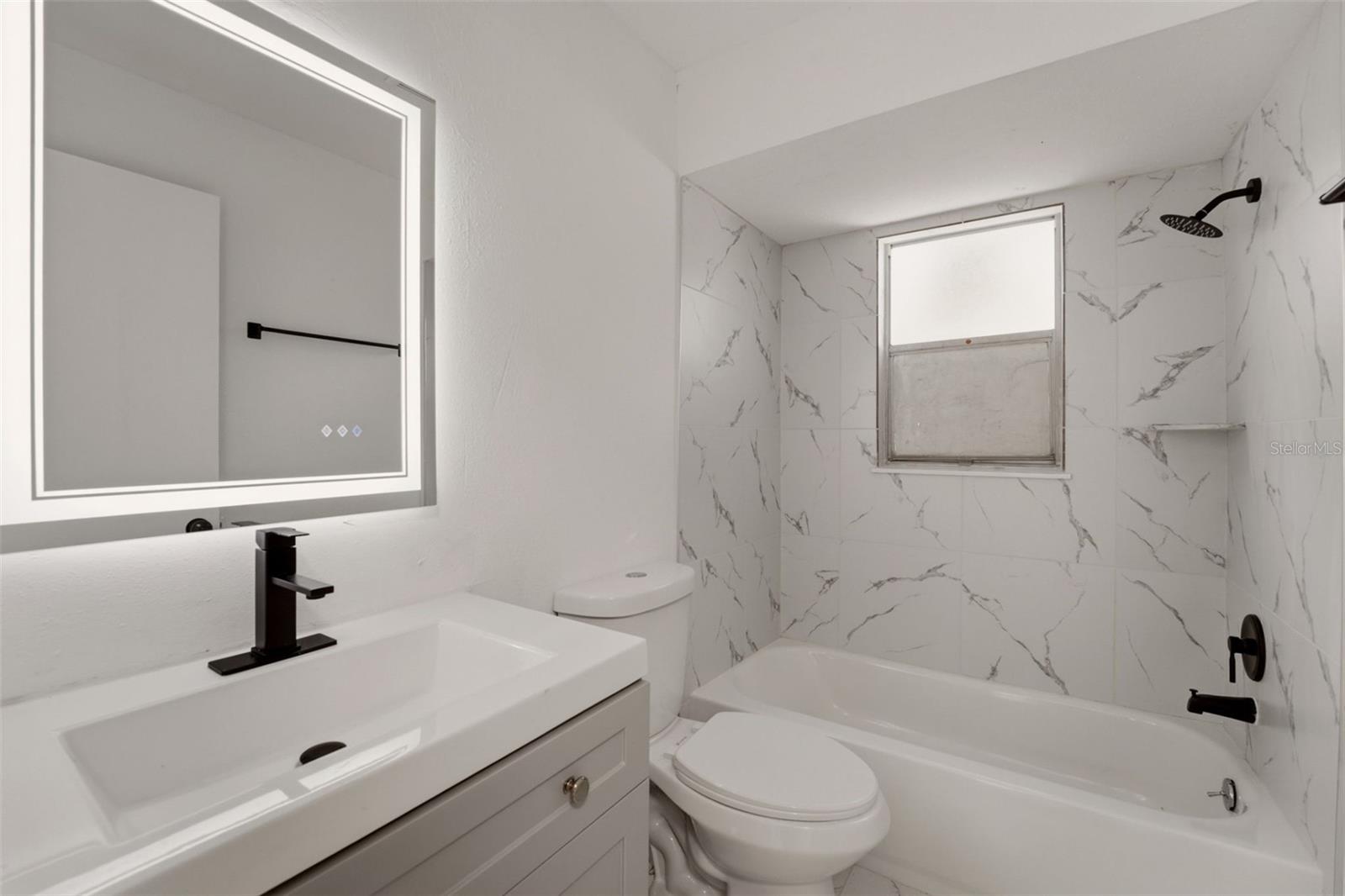 SOUTH VENICE - Residential