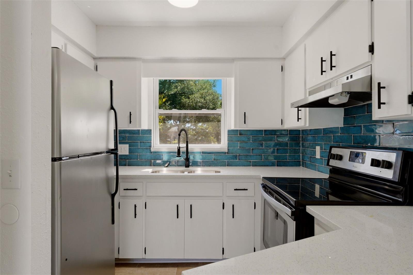 SOUTH VENICE - Residential