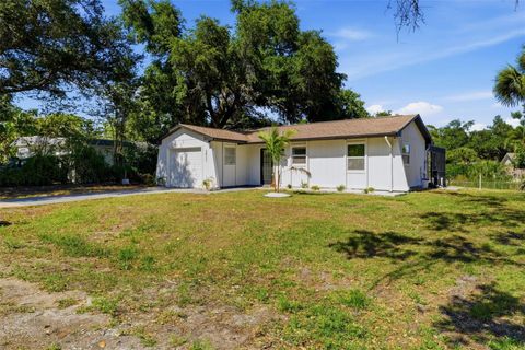 Photo of 2931 Arrowhead Road, Venice, FL 34293 (MLS # L4961590)