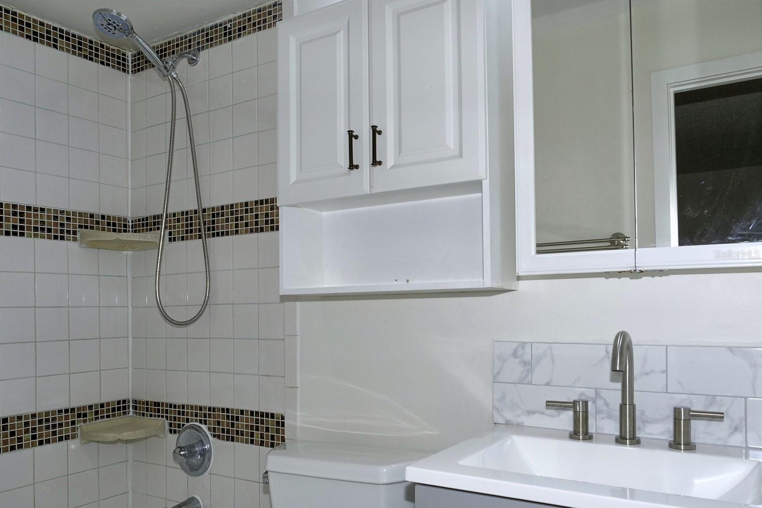 CANDLEWYCK VILLAGE - Residential Lease