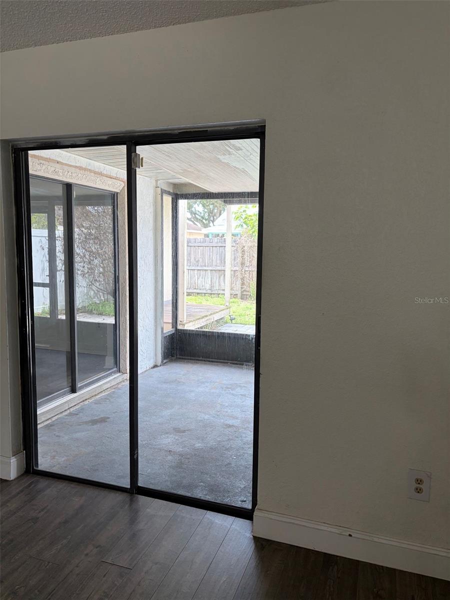 CANDLEWYCK VILLAGE - Residential Lease