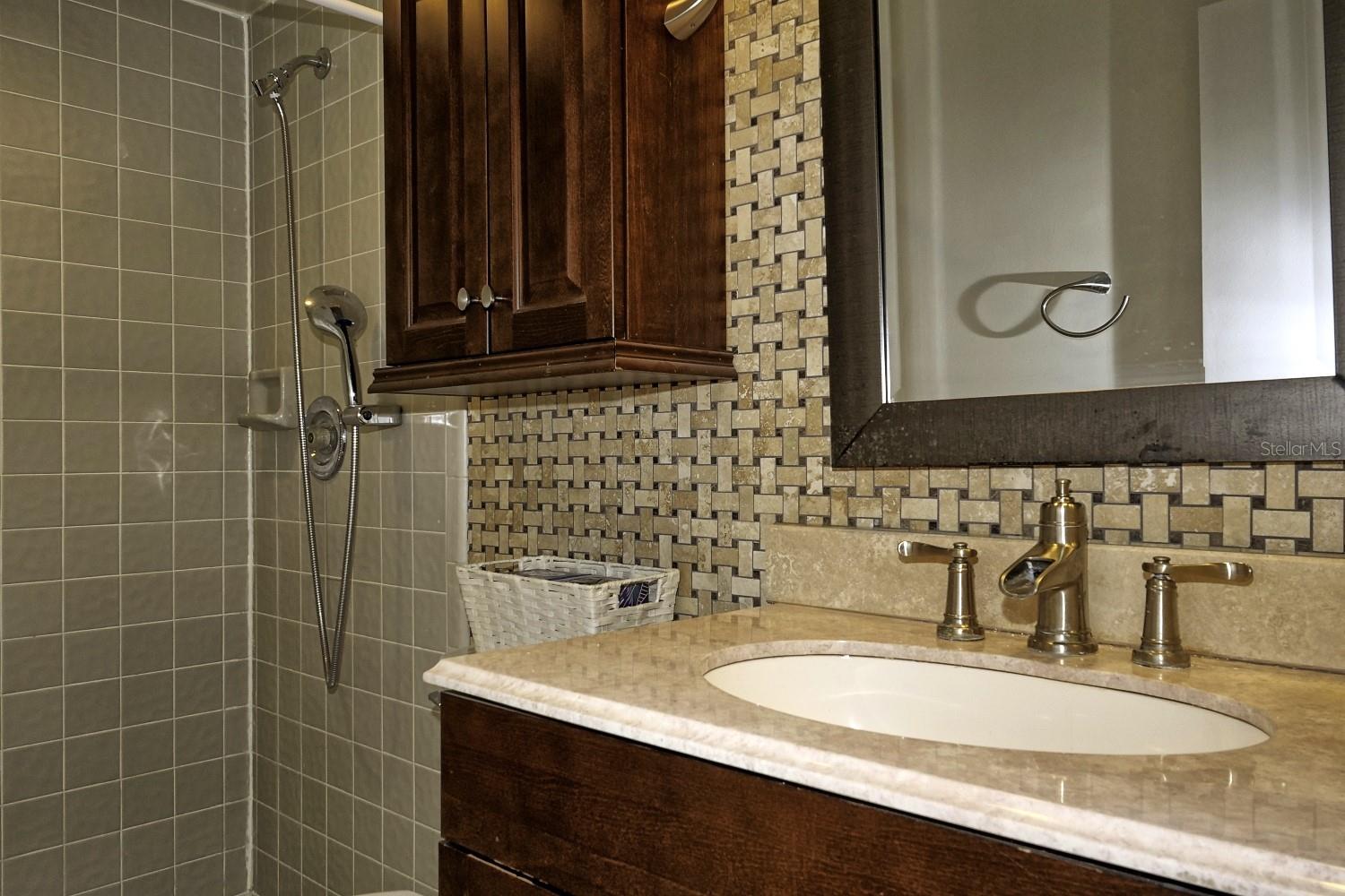 CANDLEWYCK VILLAGE - Residential Lease