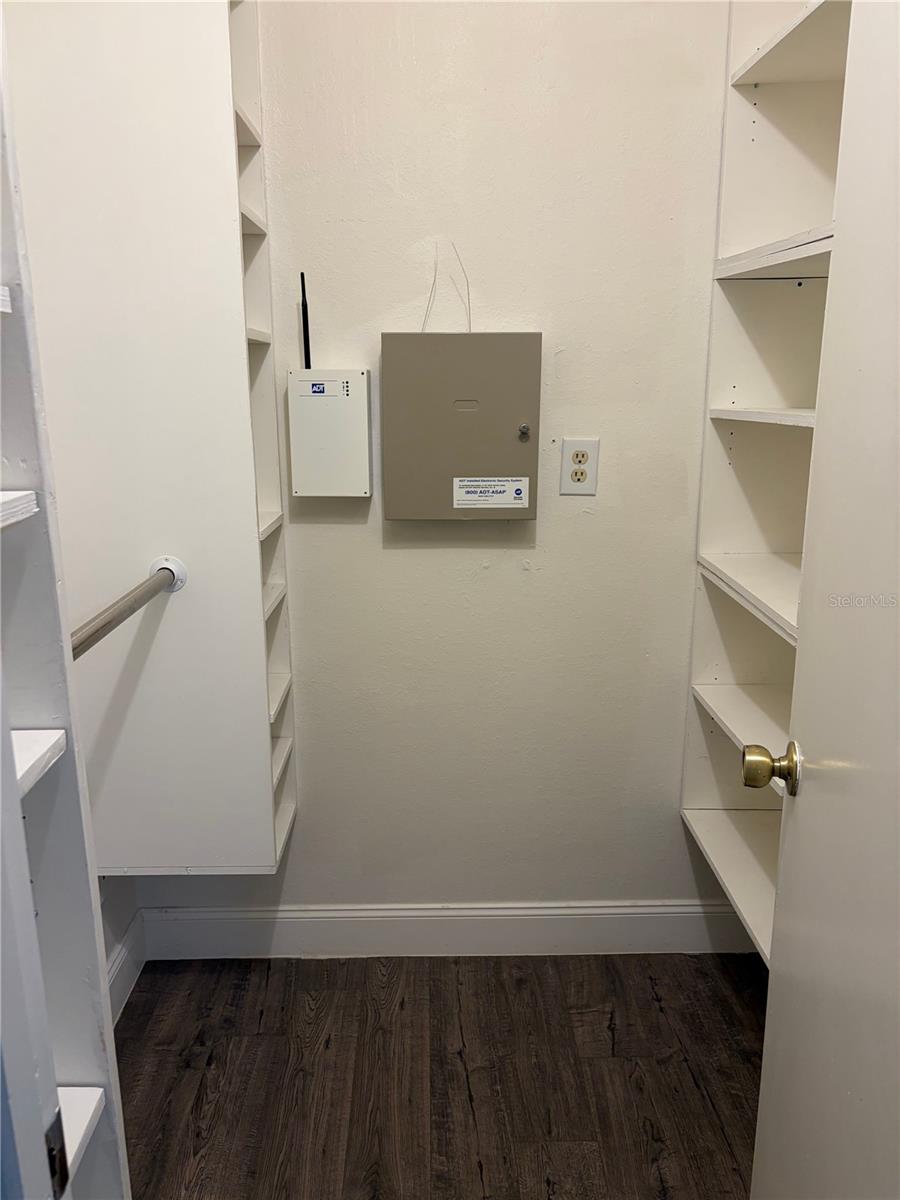 CANDLEWYCK VILLAGE - Residential Lease