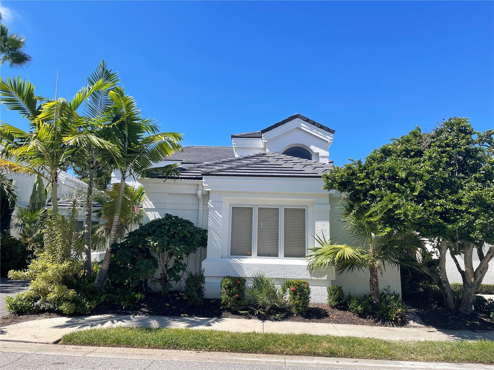 7782 CLUB LANE