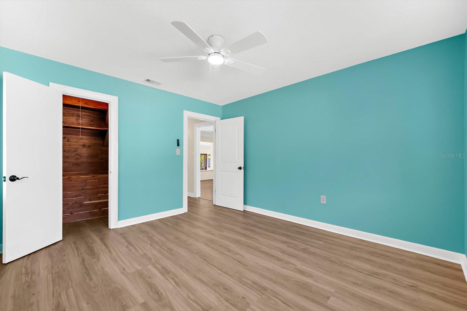 PALMA SOLA PARK - Residential