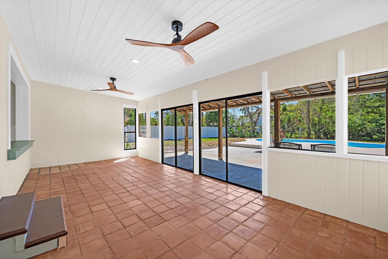 PALMA SOLA PARK - Residential