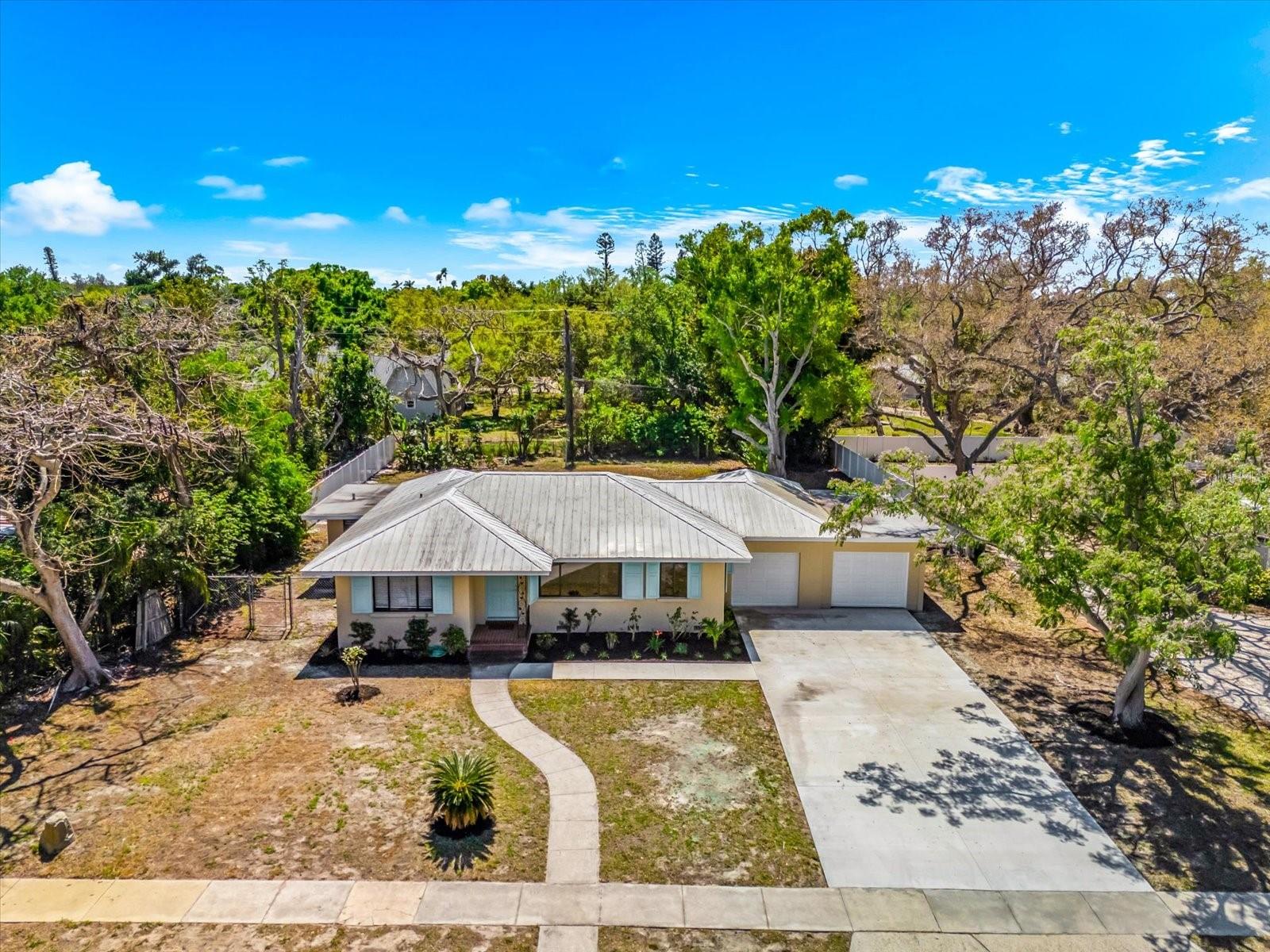 PALMA SOLA PARK - Residential