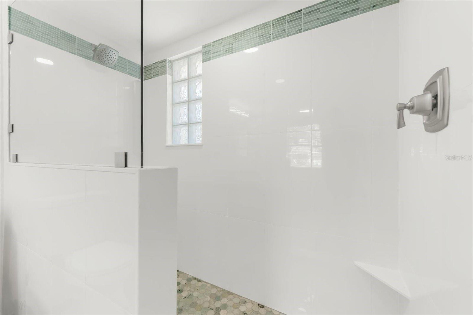 PALMA SOLA PARK - Residential