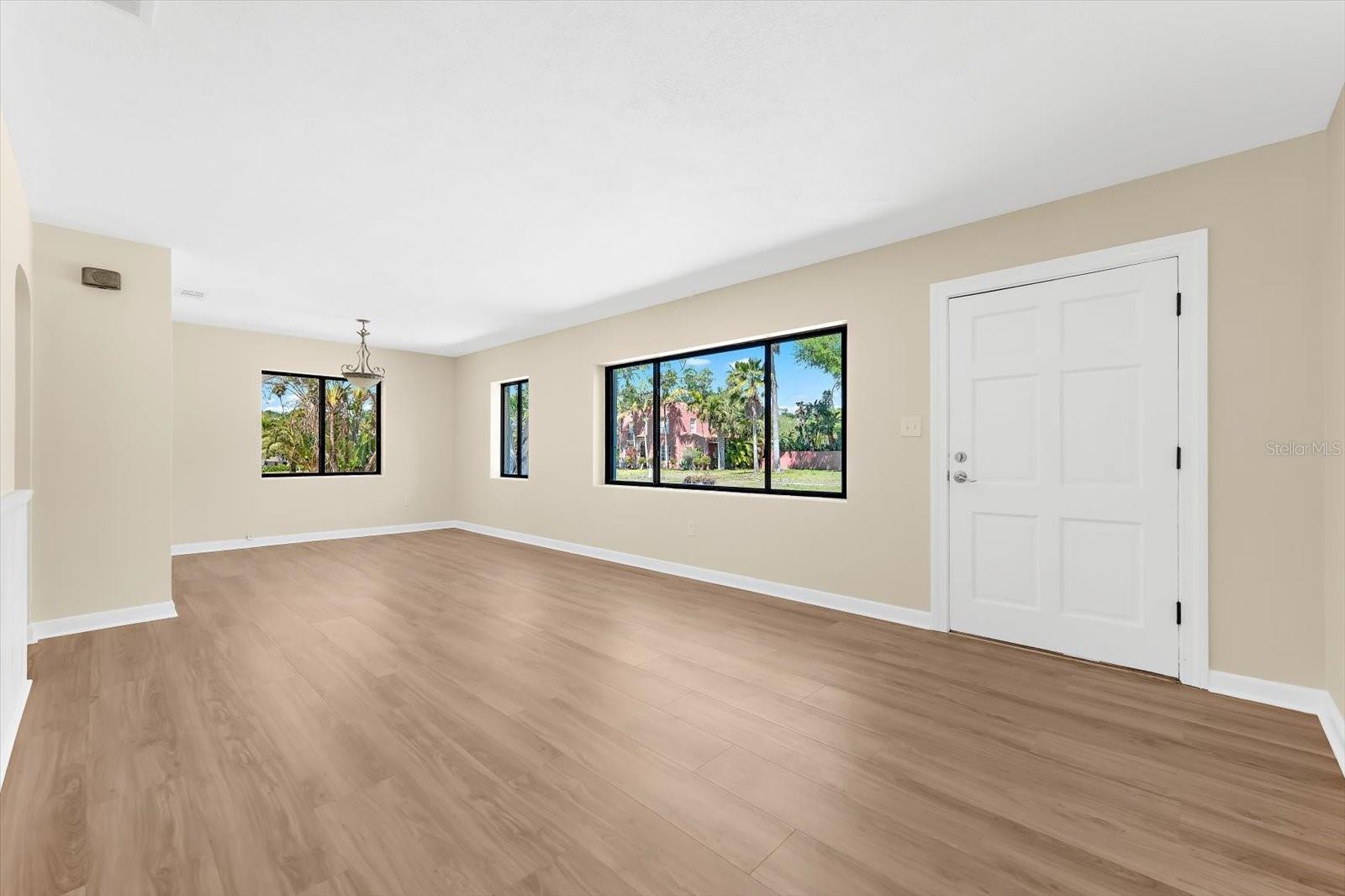 PALMA SOLA PARK - Residential