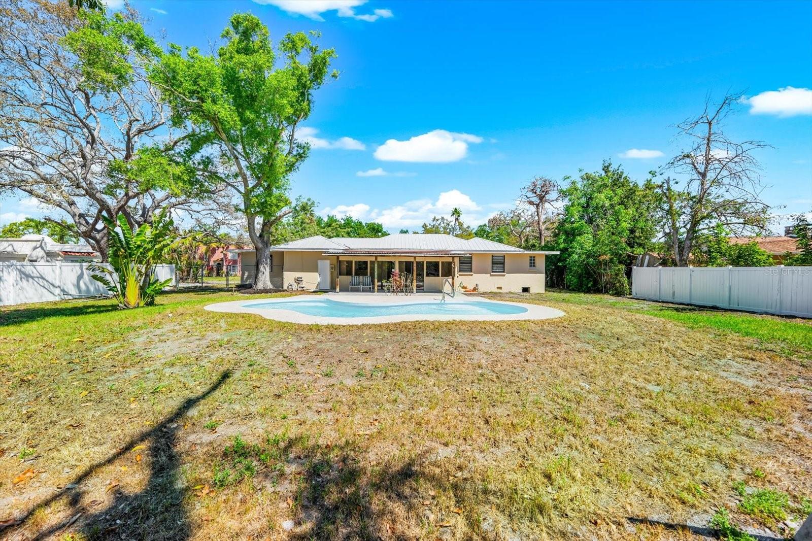 PALMA SOLA PARK - Residential