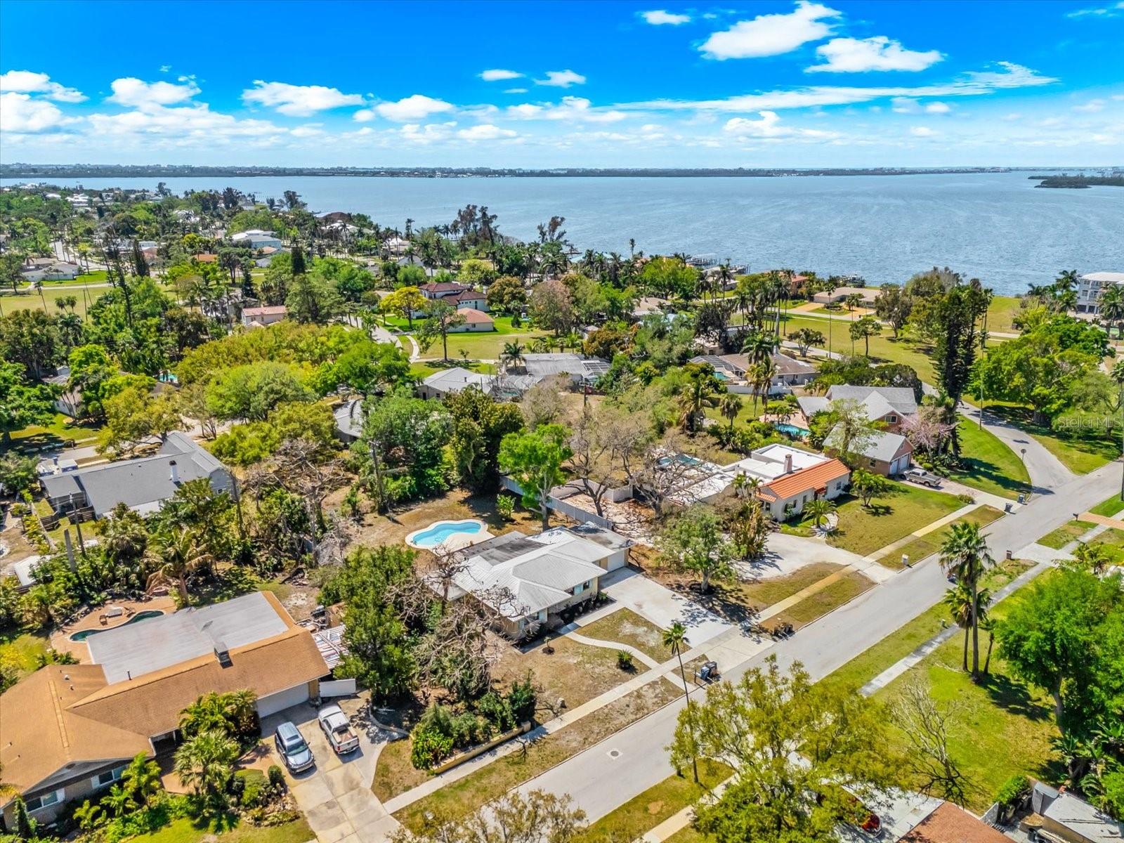 PALMA SOLA PARK - Residential