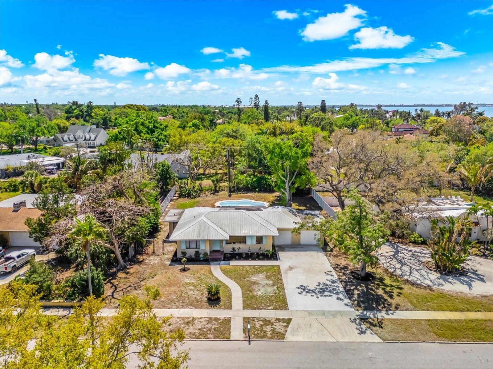 PALMA SOLA PARK - Residential