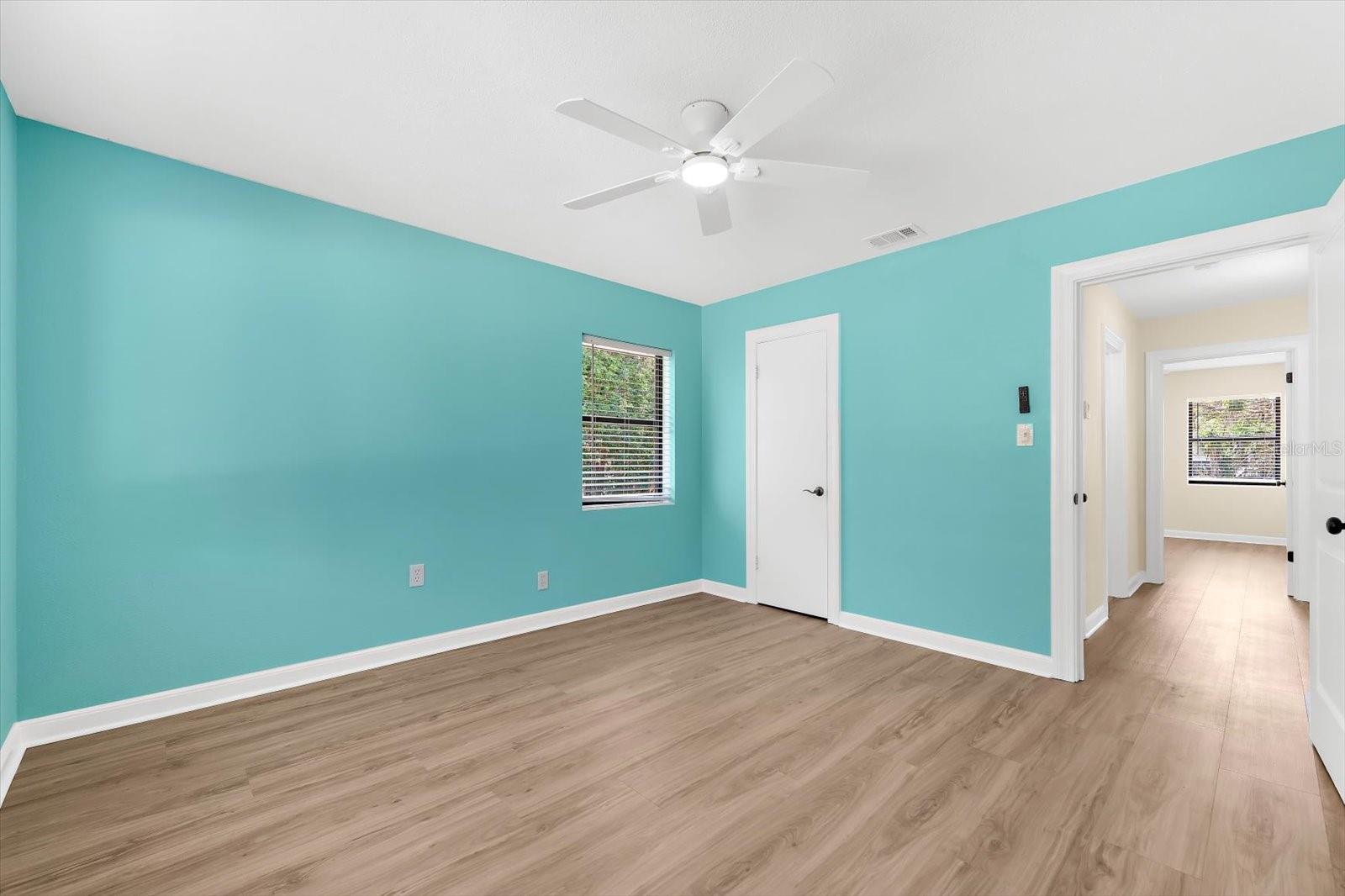 PALMA SOLA PARK - Residential