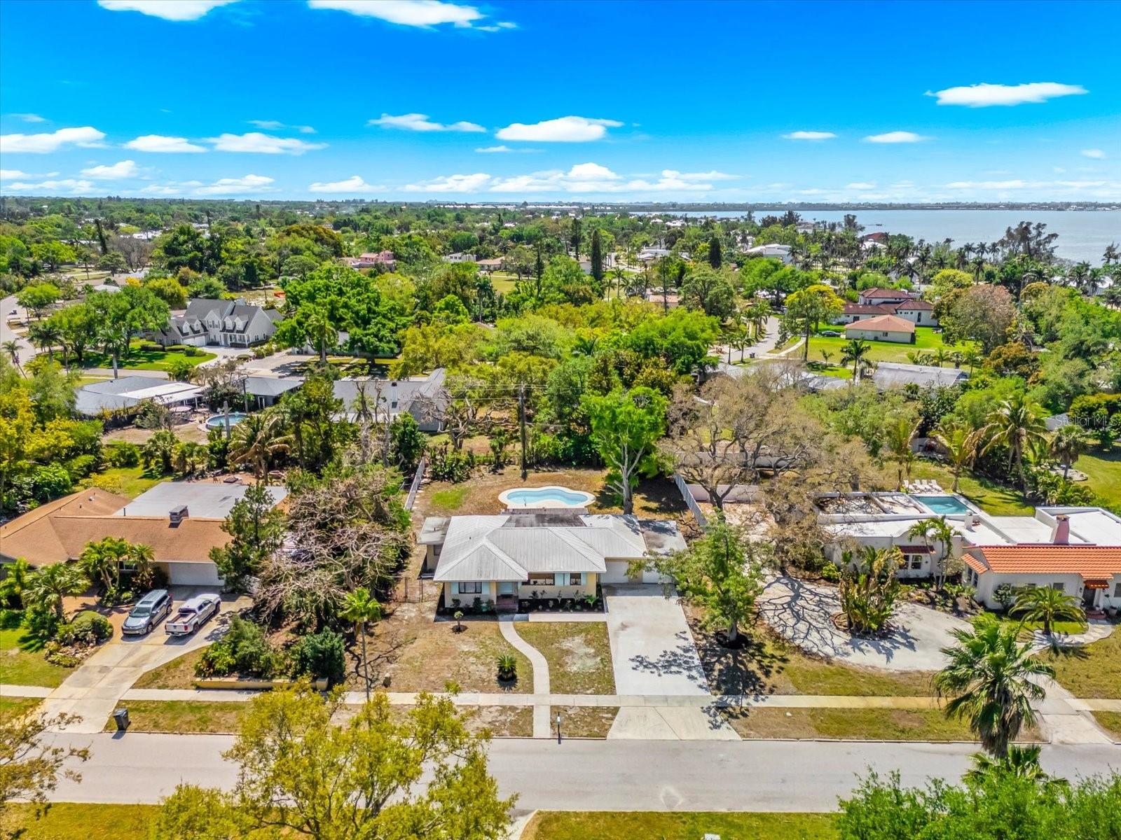 PALMA SOLA PARK - Residential