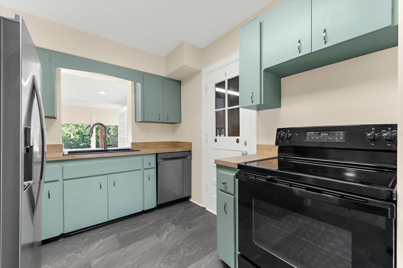 PALMA SOLA PARK - Residential