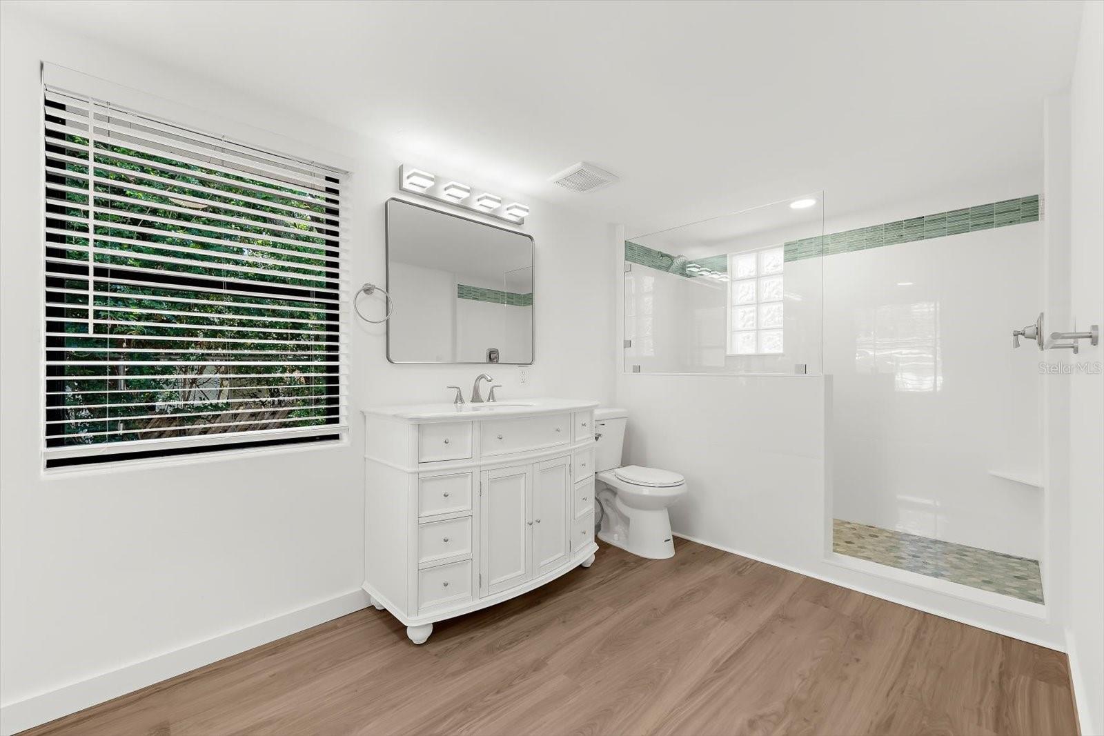 PALMA SOLA PARK - Residential