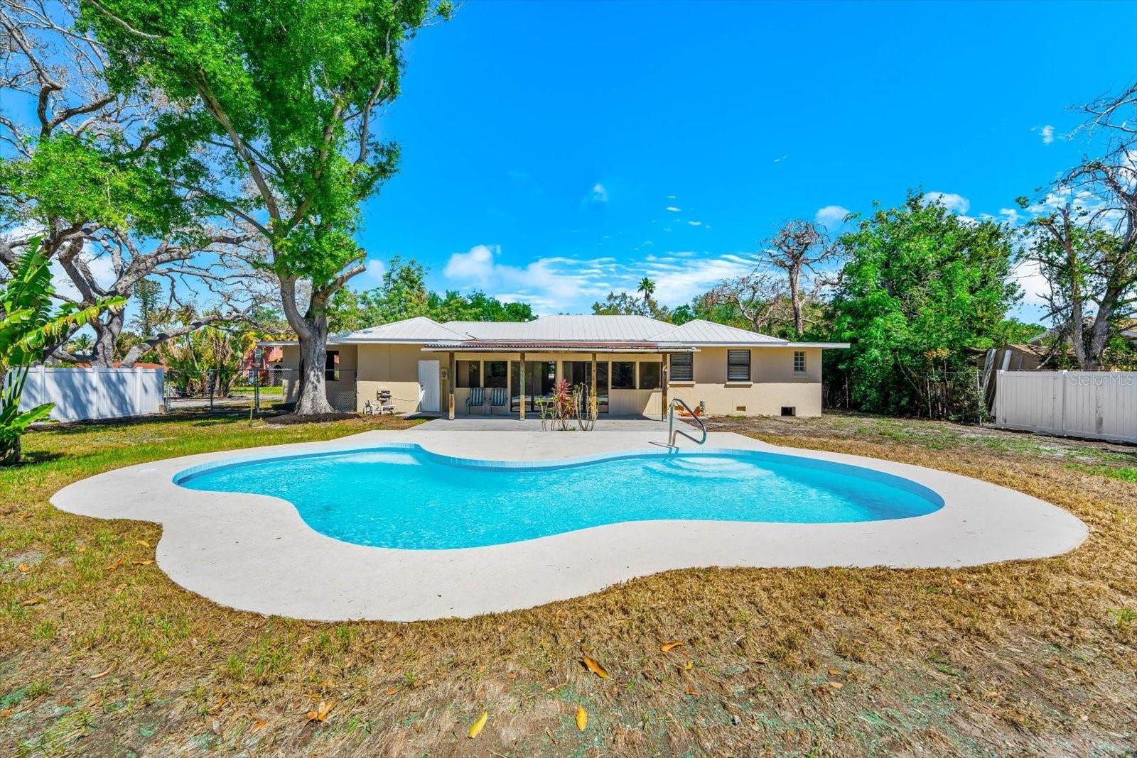 PALMA SOLA PARK - Residential