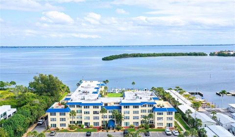 A home in LONGBOAT KEY