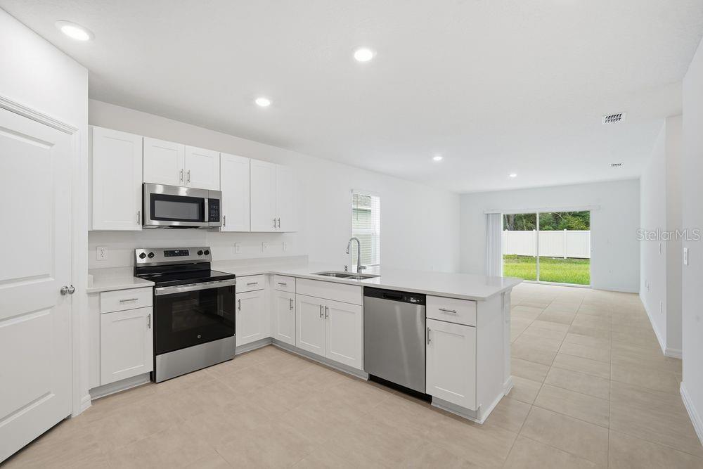 13584 TROPICAL BREEZE WAY