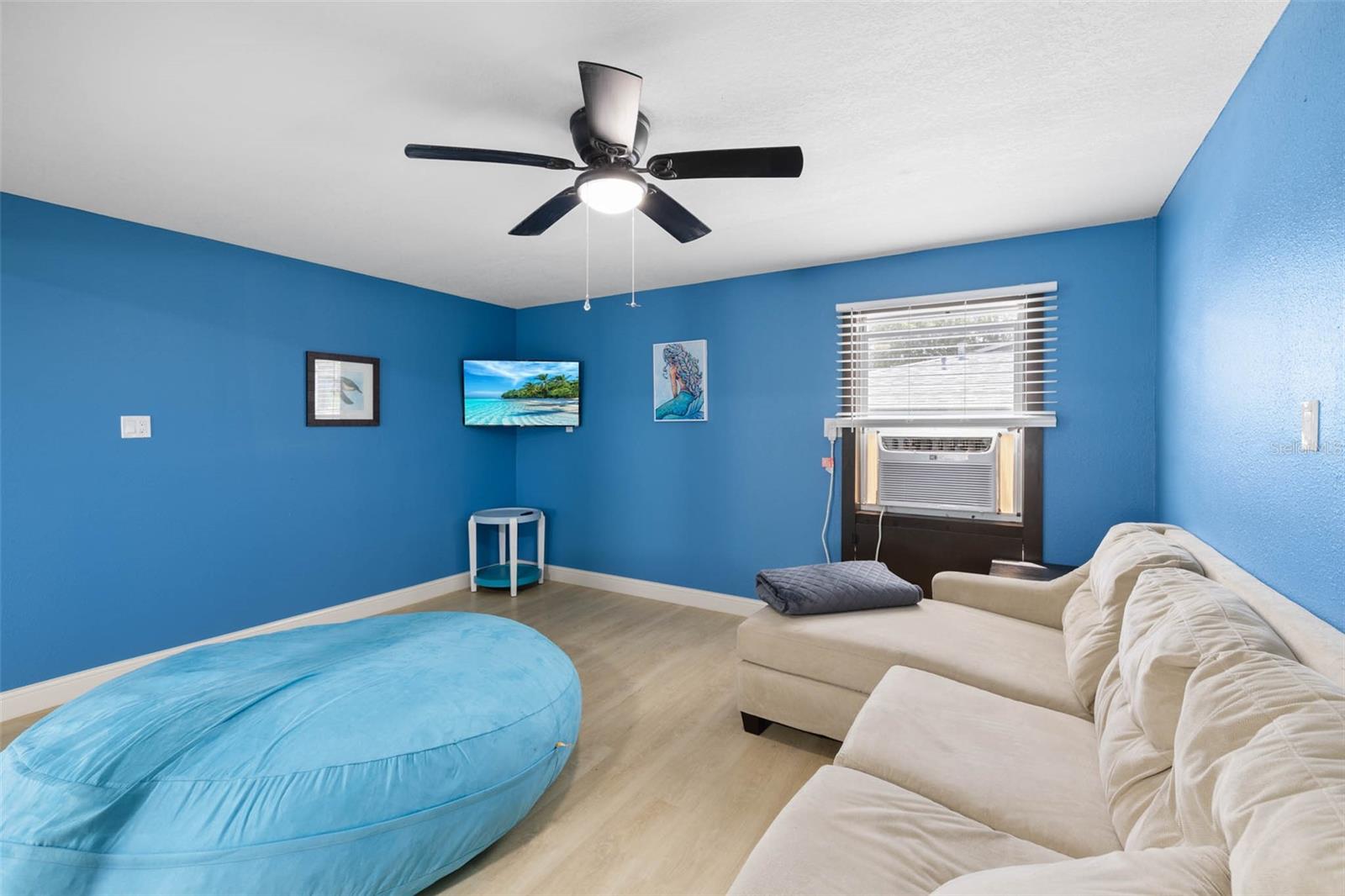 WEEKI WACHEE GARDENS - Residential