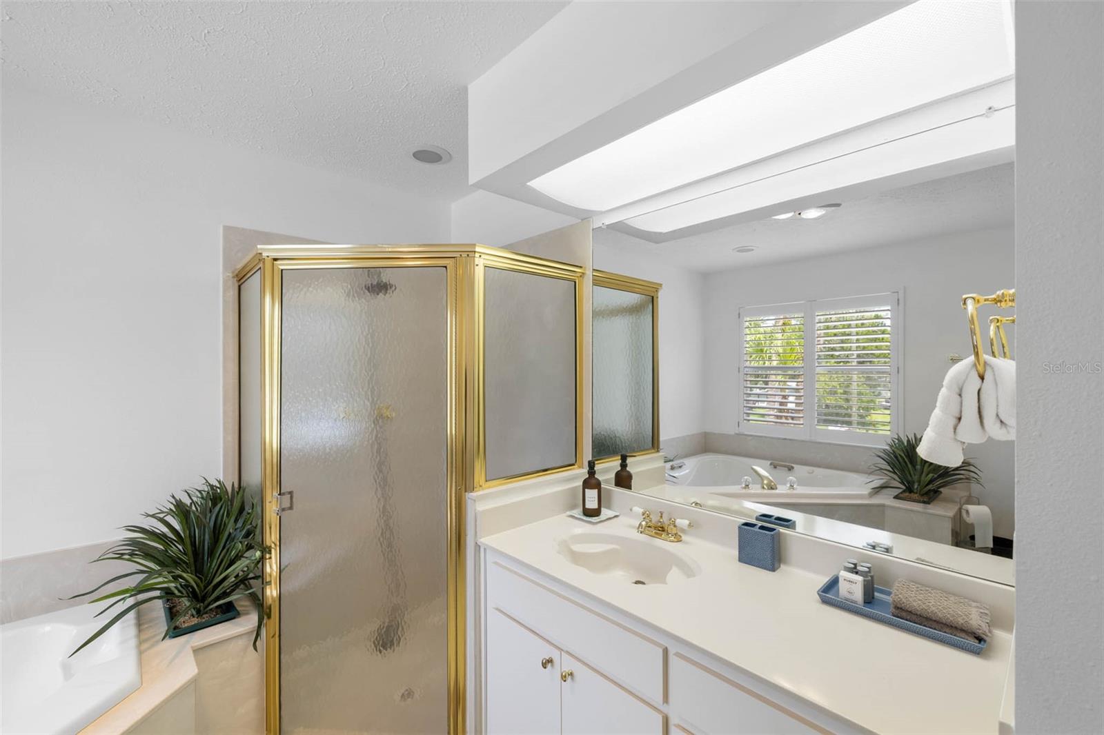 WEEKI WACHEE GARDENS - Residential