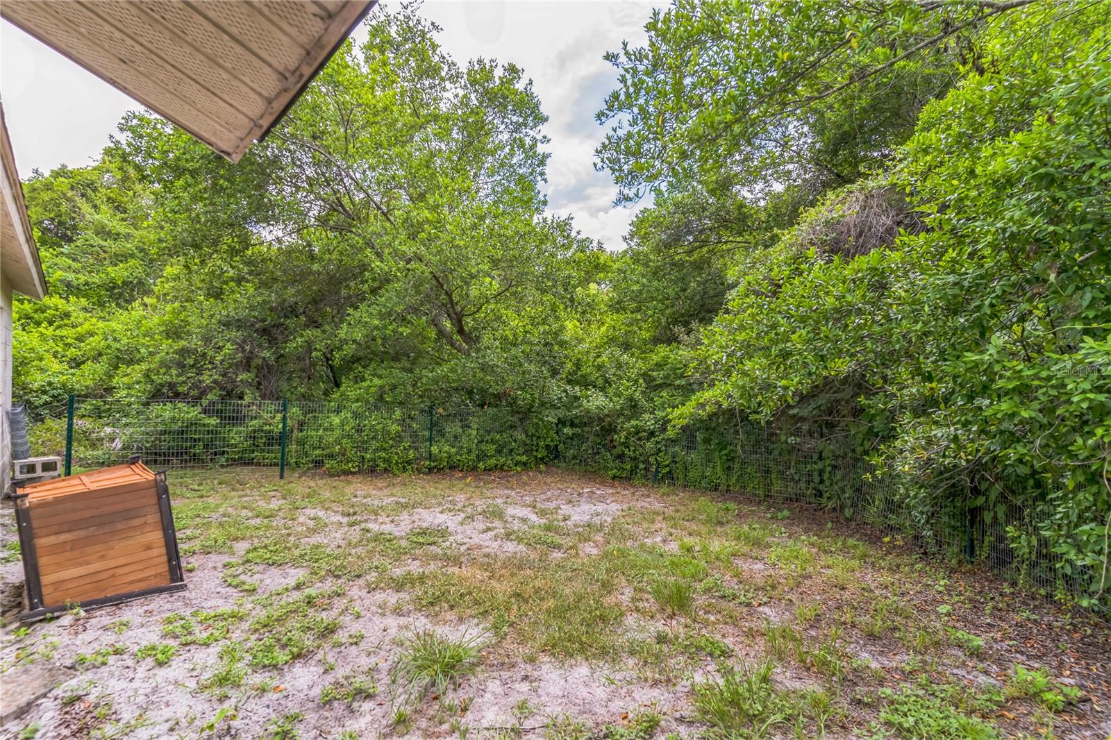 1421 SUMMIT HILL DRIVE
