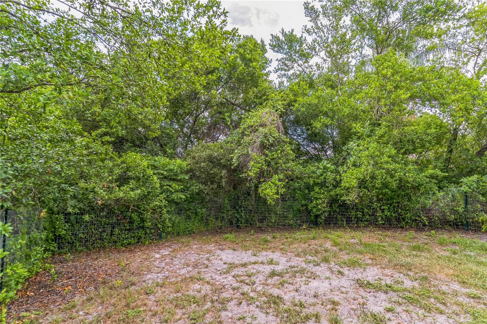 1421 SUMMIT HILL DRIVE