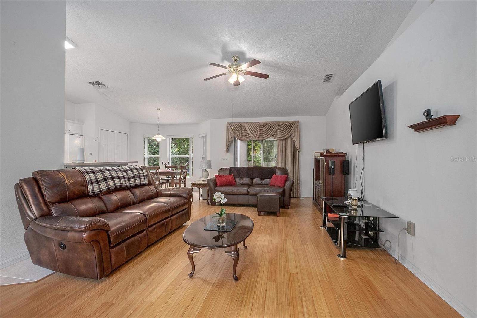 1211 HUMPHREY BOULEVARD