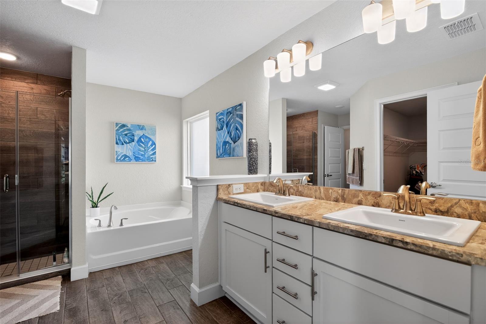 JULIETTE FALLS - Residential
