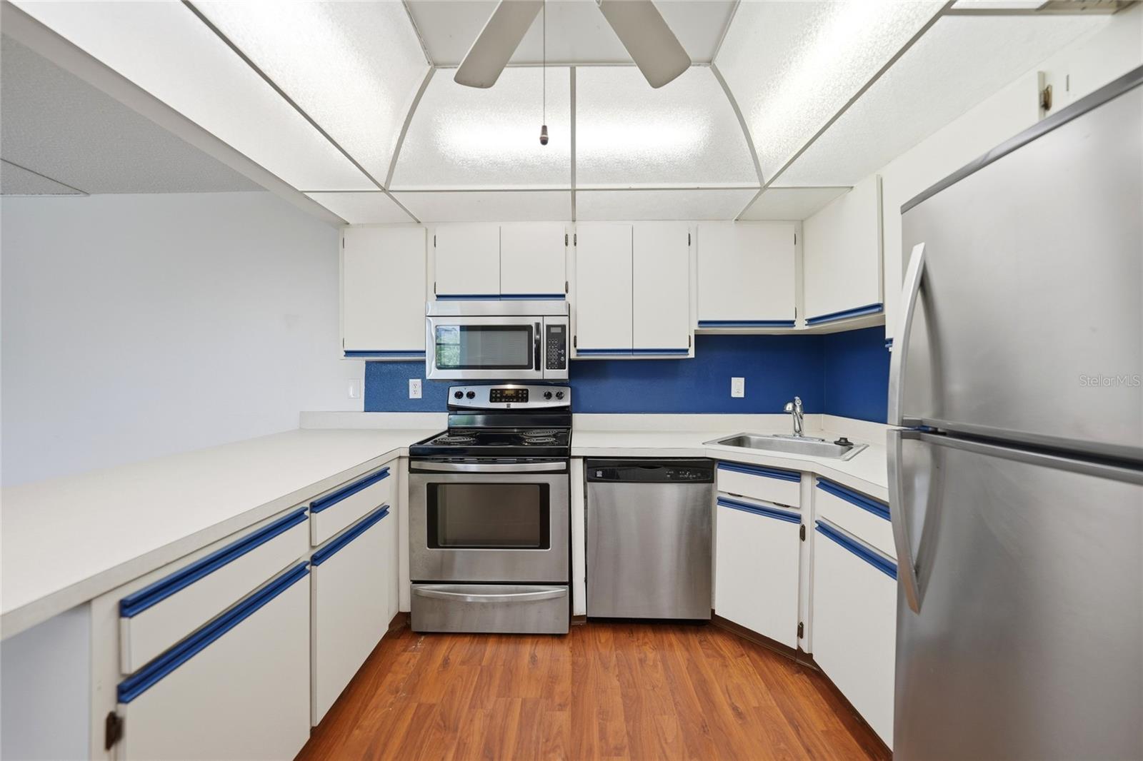 REGENCY HOUSE - Residential