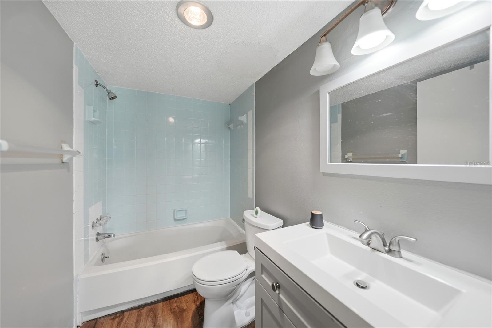 REGENCY HOUSE - Residential