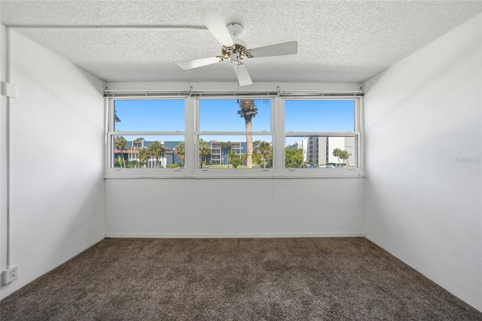 REGENCY HOUSE - Residential