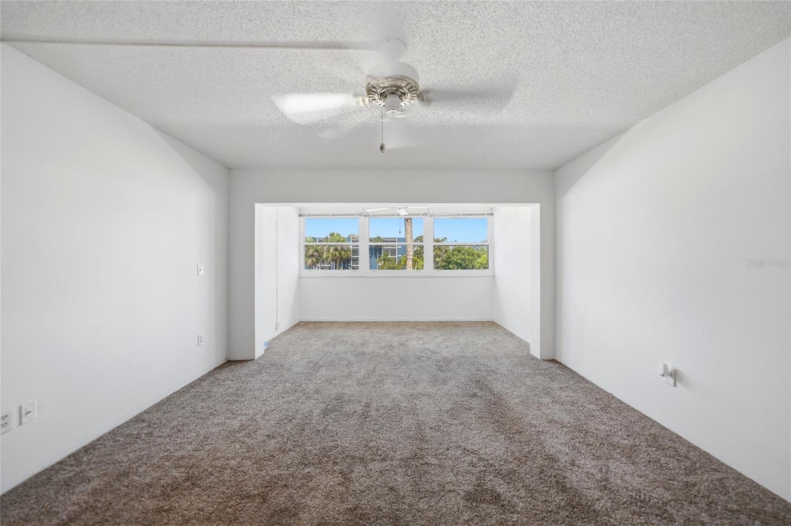 REGENCY HOUSE - Residential