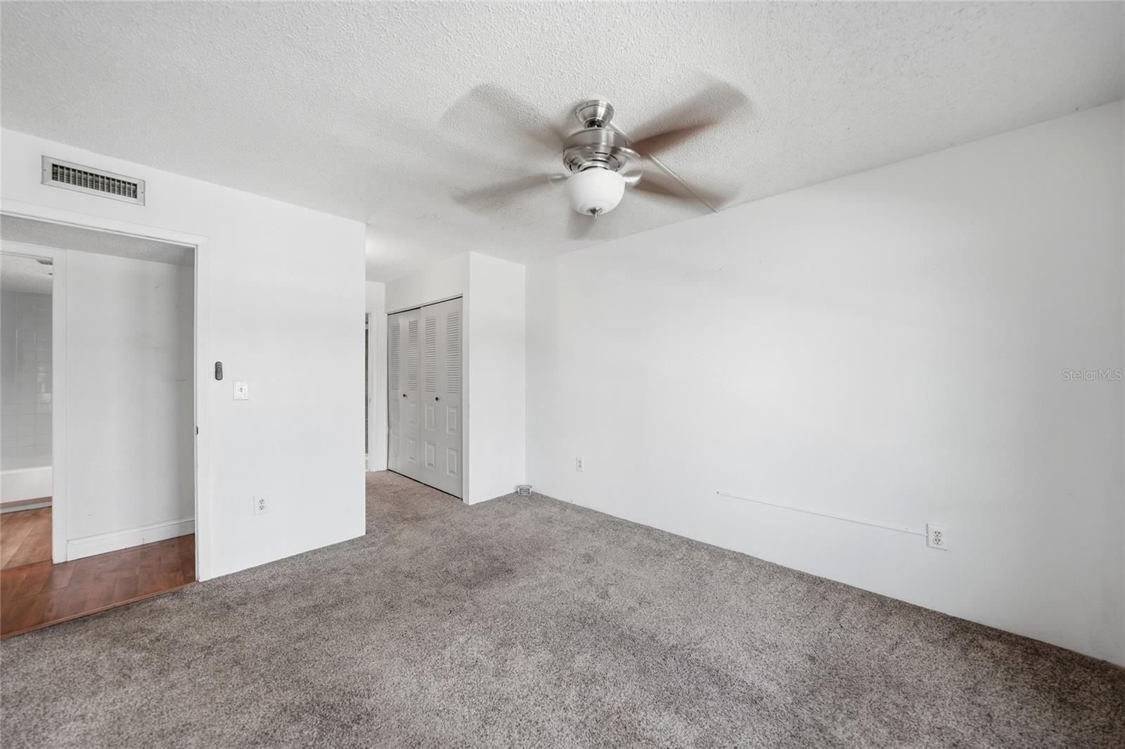 REGENCY HOUSE - Residential