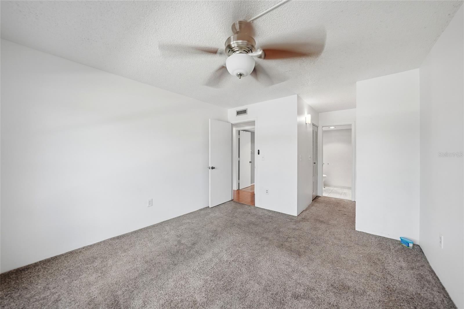 REGENCY HOUSE - Residential